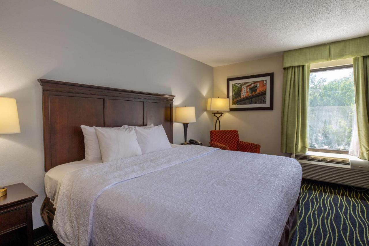 Hampton Inn Columbia I-26/Harbison Blvd Exteriör bild